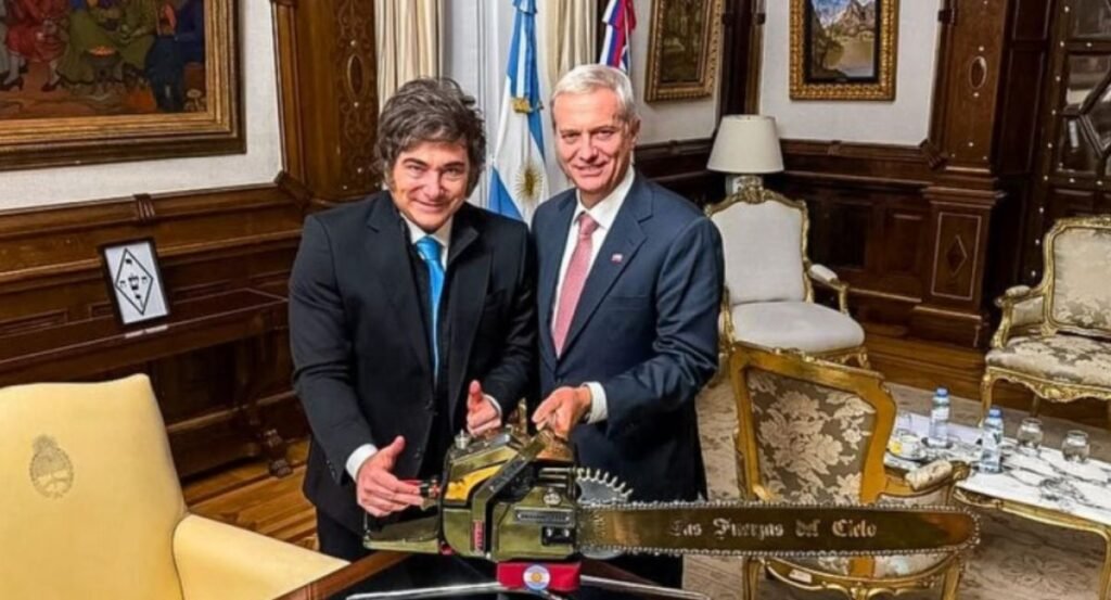 Kast visita Argentina – Kast sigue la tradición diplomática chilena