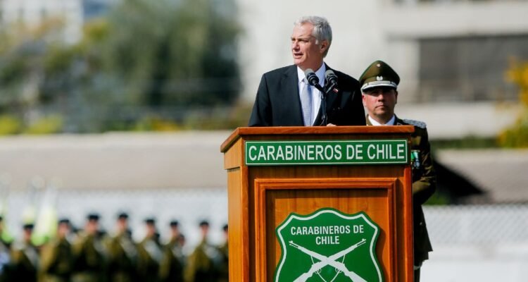 Honrando a los héroes de Carabineros