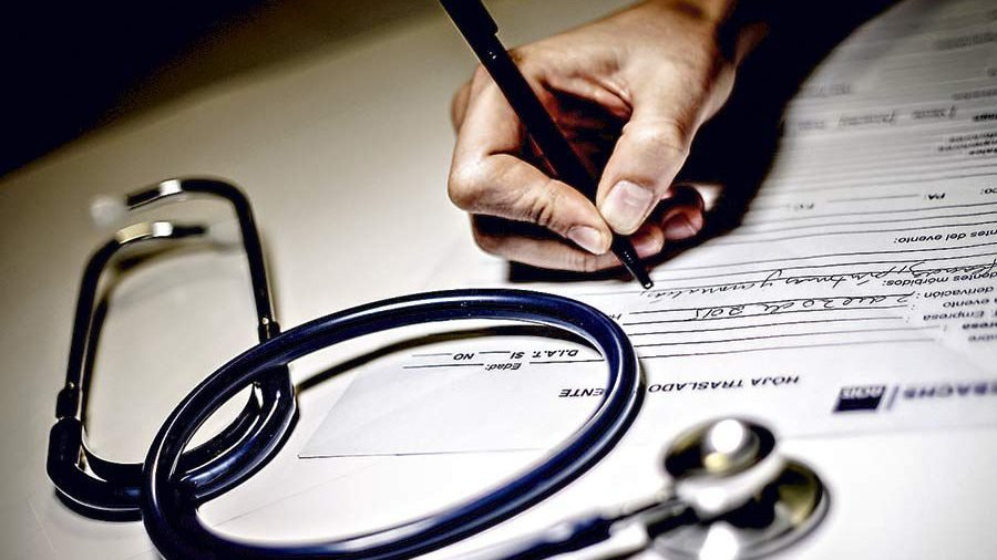 Contrataciones y licencias médicas en el foco