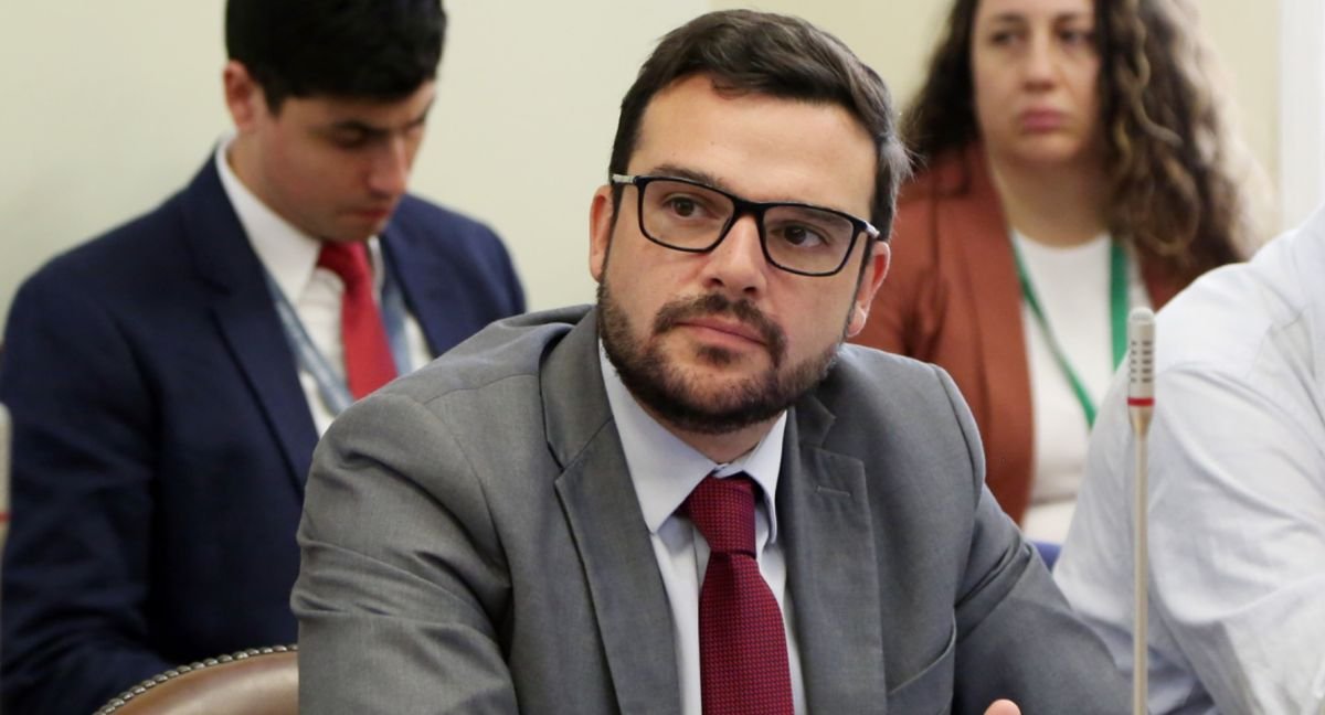 Reacciones políticas y legislativas