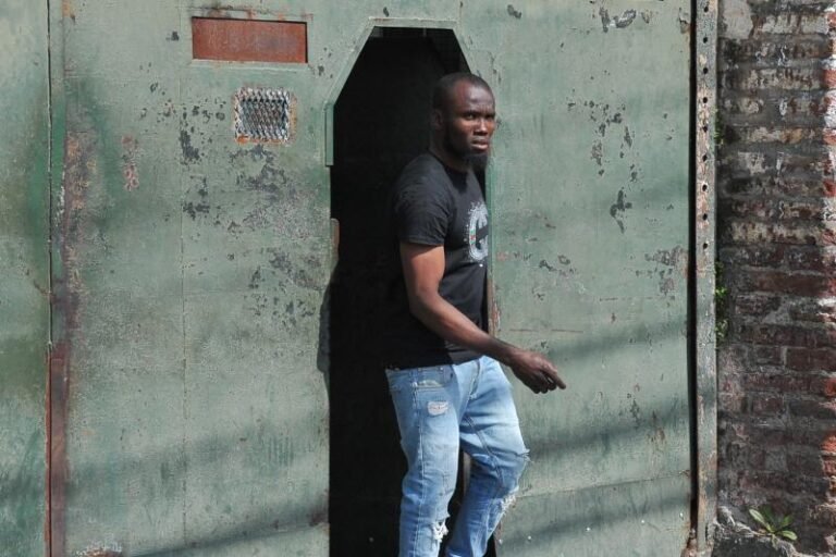 Expulsión de 40 Extranjeros desde Chile Incluye a Haitiano Controversial