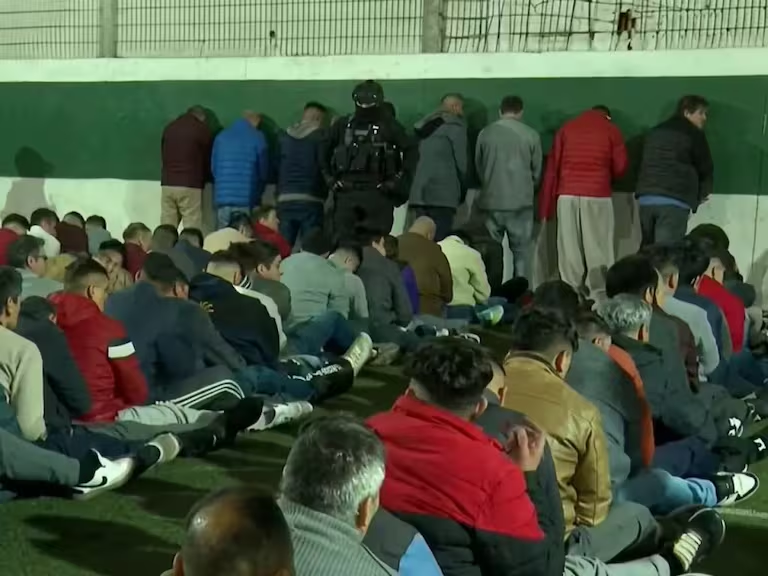 Reos de alta peligrosidad trasladados durante la Operación Cancerbero hacia la cárcel La Laguna en Talca