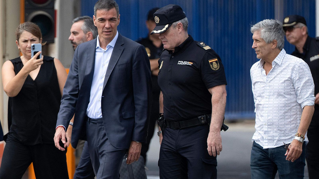 Crisis de Ceuta hunde a Sánchez en las encuestas mientras PP y VOX suben - CDCF