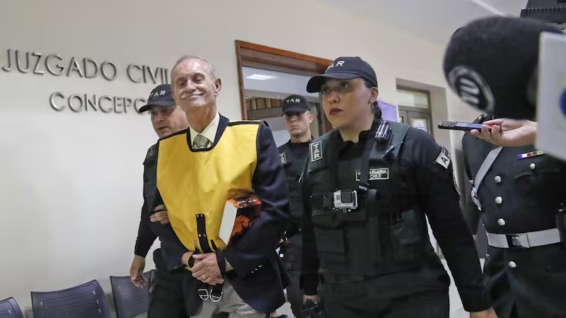 Indultos a exuniformados: encuesta Cadem muestra que 64% rechaza beneficiar a condenados por violaciones a los DD.HH.